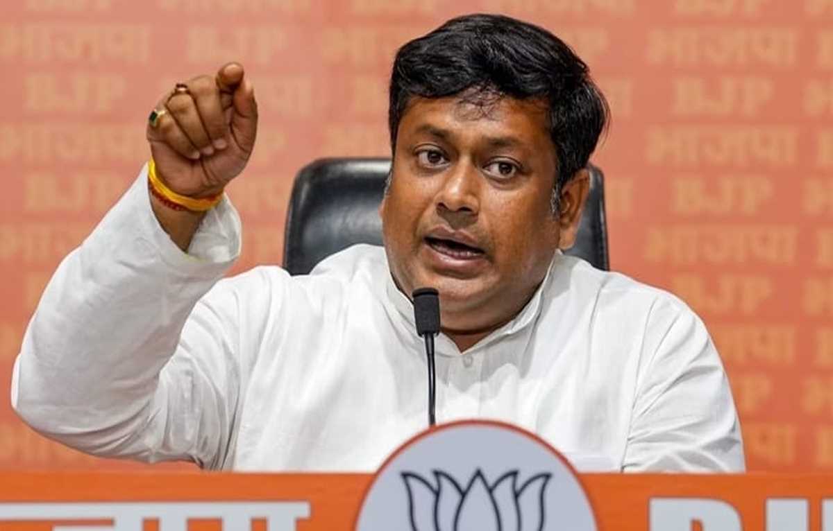 लोकसभा की विशेषाधिकार समिति ने पश्चिम बंगाल के मुख्य सचिव व डीजीपी को किया तलब लोकसभा की विशेषाधिकार समिति ने पश्चिम बंगाल के मुख्य सचिव व डीजीपी को किया तलब